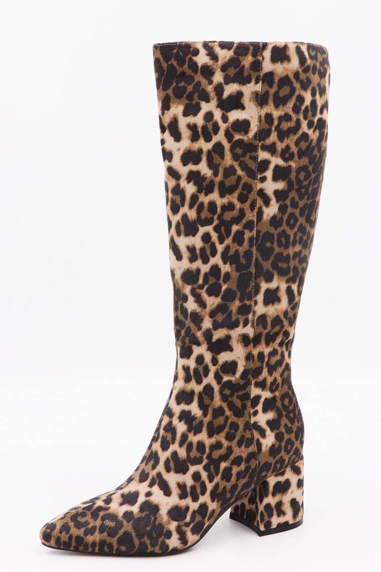 The cutest Leopard Boots!