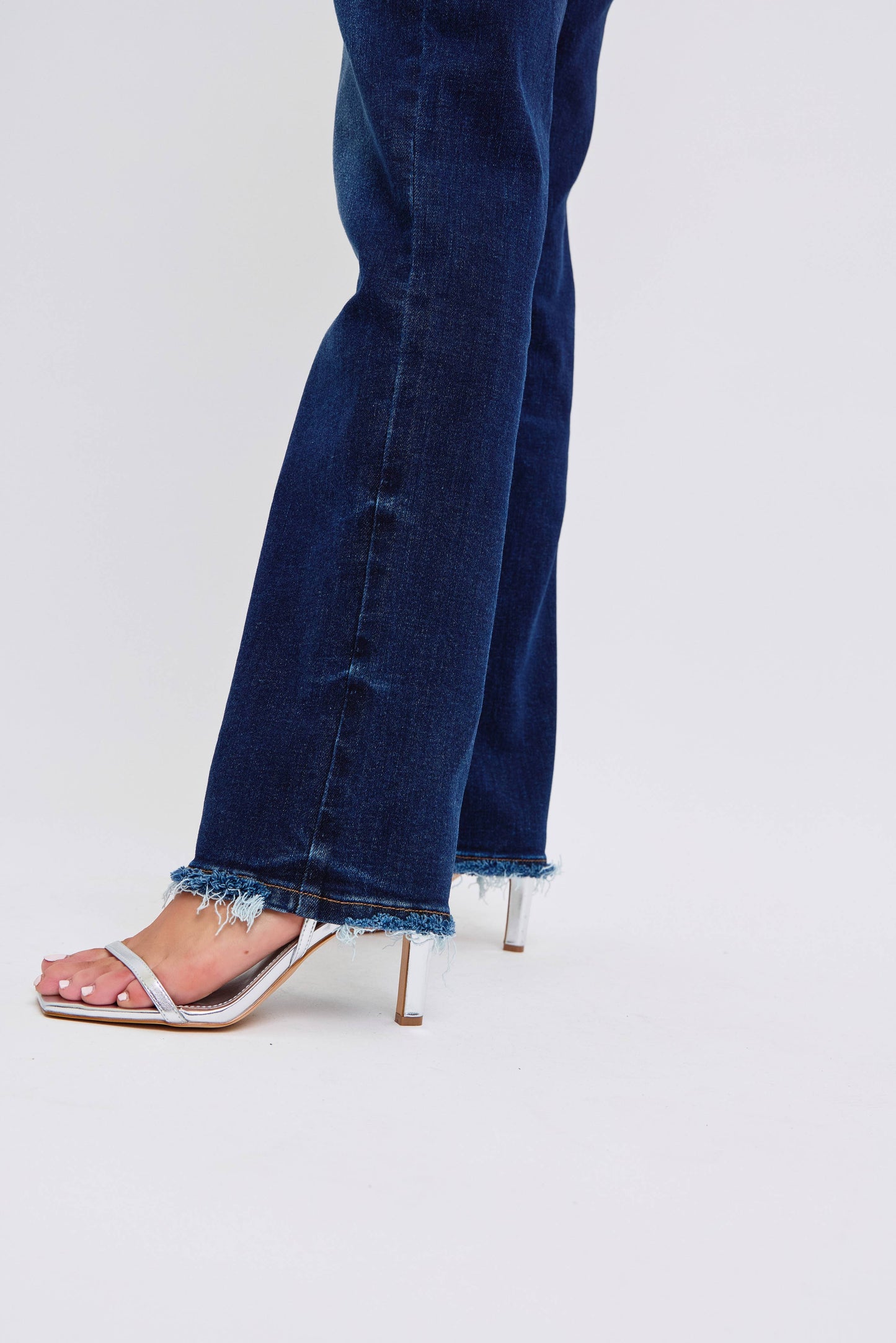 Judy Blue Jeans: Straight Leg with Fray Hem