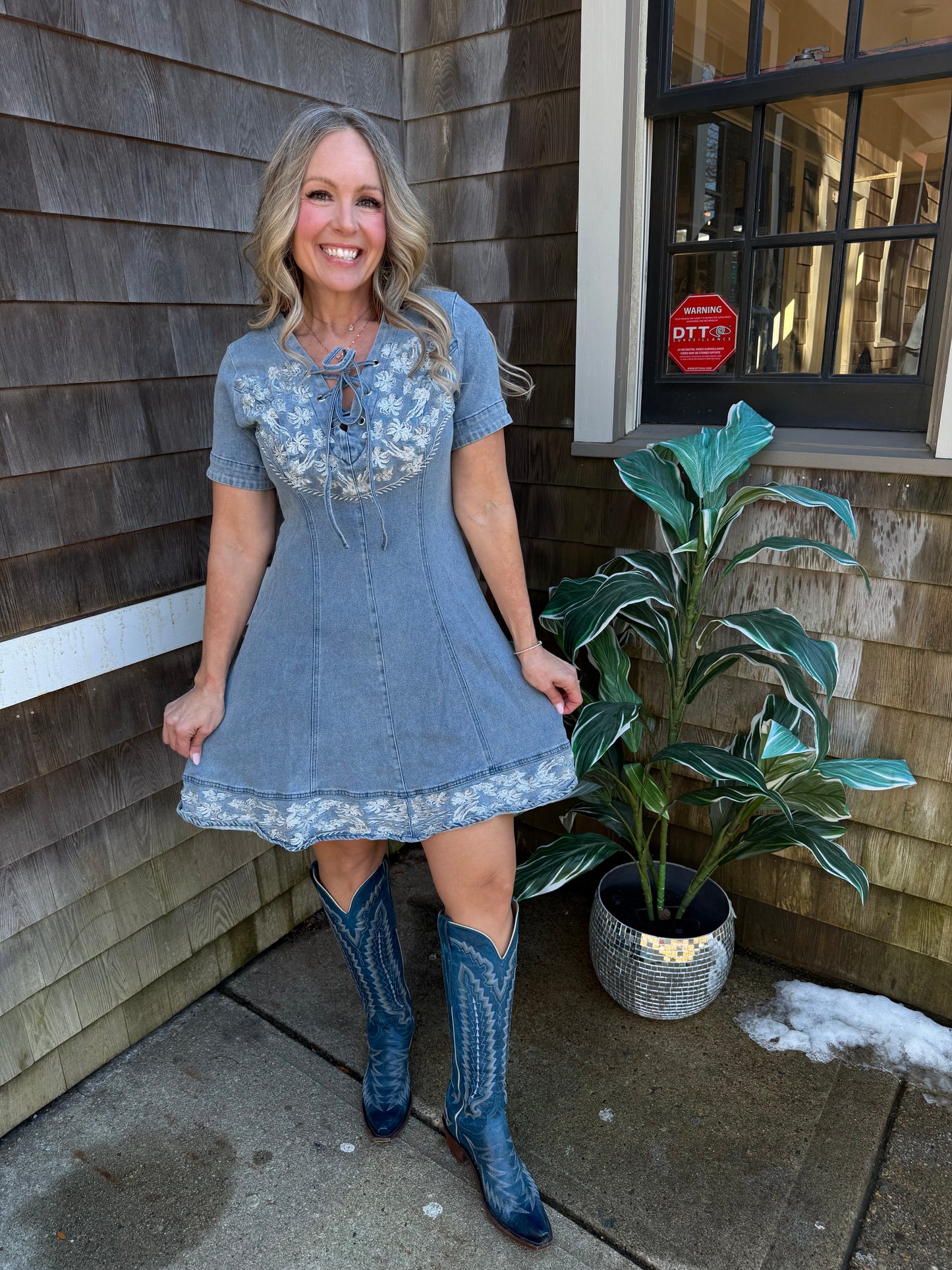 Lace-Up Western Denim Dress: Light Wash