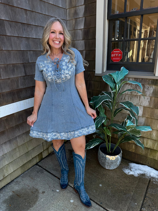 Lace-Up Western Denim Dress: Light Wash