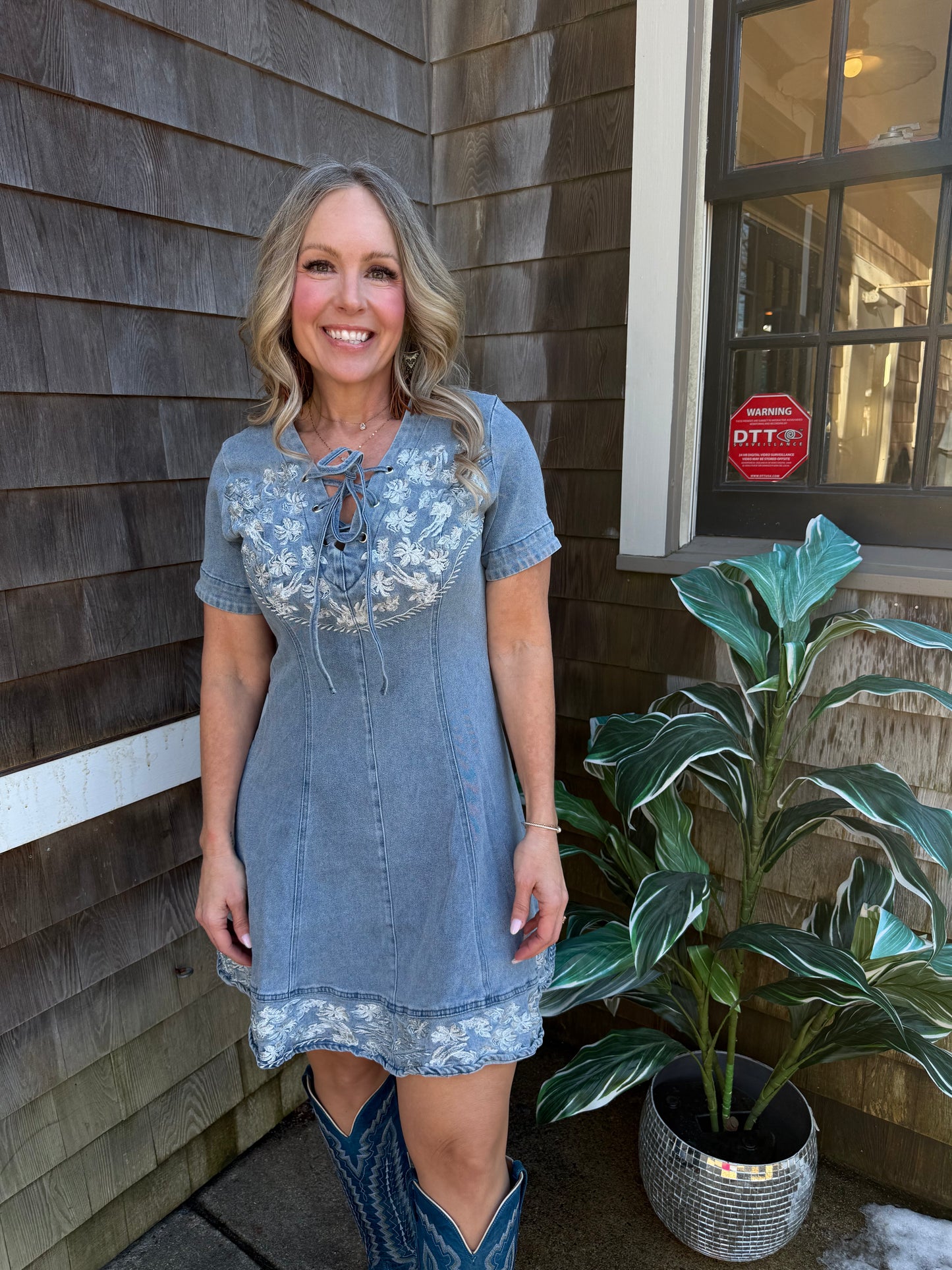 Lace-Up Western Denim Dress: Light Wash