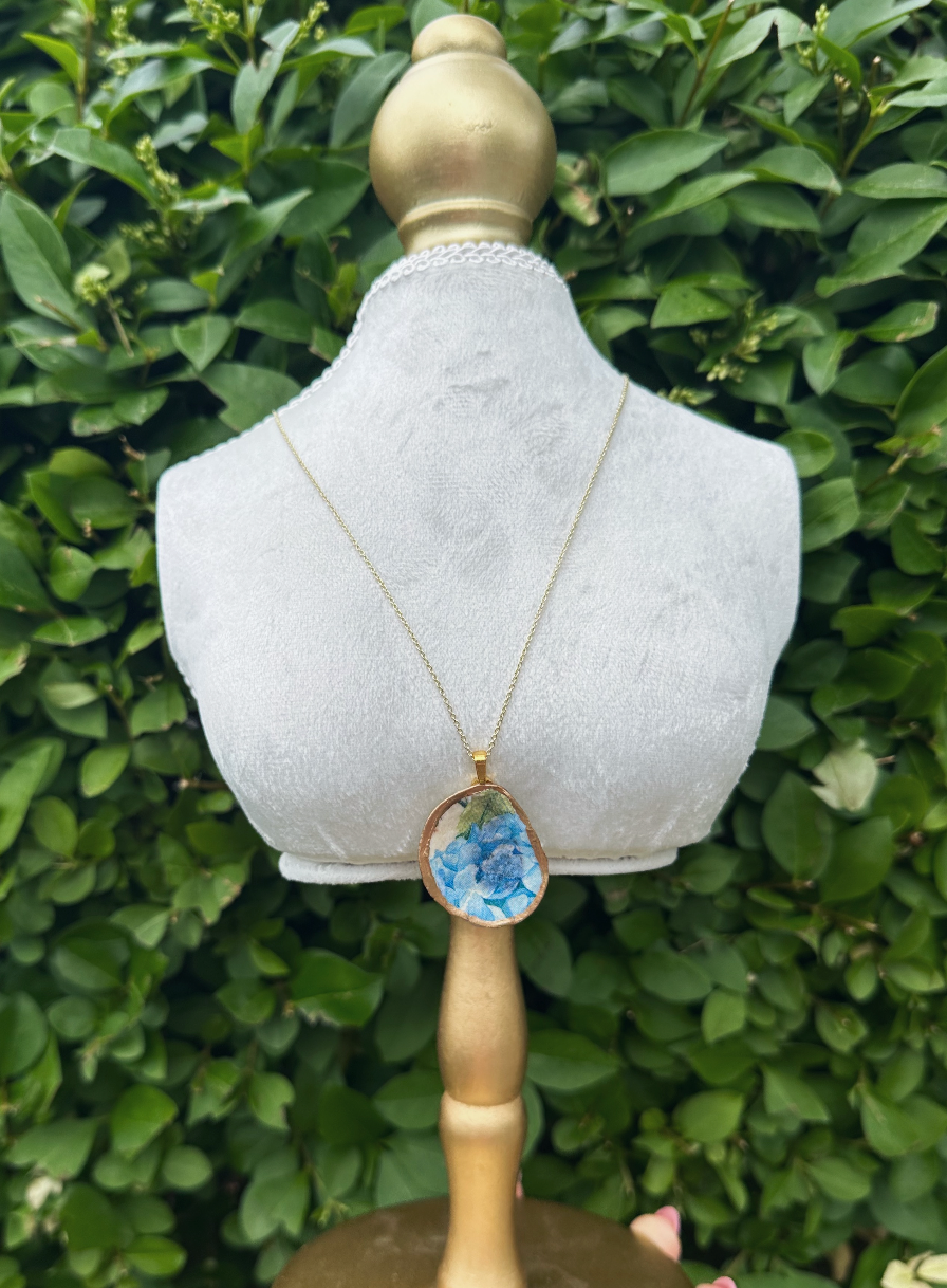 Hydrangea Oyster Treasure Necklace
