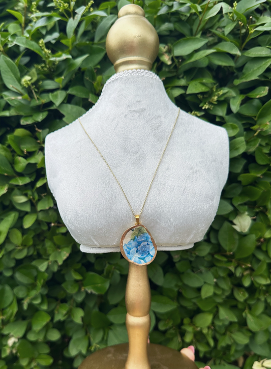 Hydrangea Oyster Treasure Necklace