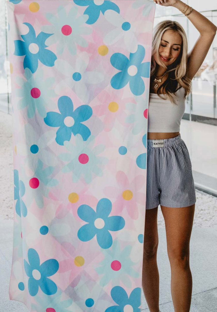 Quick Dry Reversible Towel: Cool Flowers