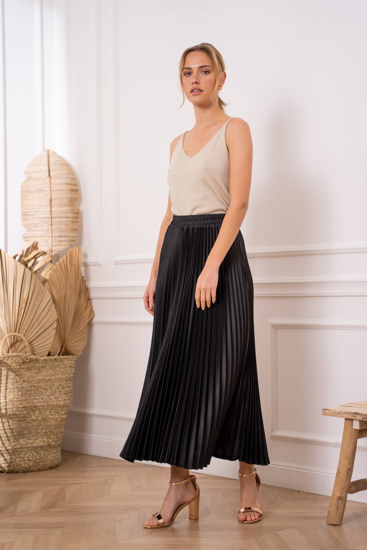 Solid satin pleated skirt
